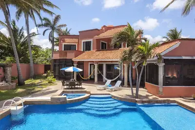 Image de Casa South Breeze beachfront Villa located in the heart of Puerto Morelos