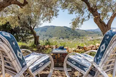 Image de Villa Maja, cozy country stone house with view- 1 km from the beach