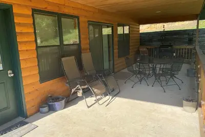 Image de Cozy Cabin get away - walking distant to beach