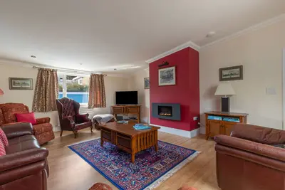 Image de Sunningdale - Beach House, Sea Views, Parking