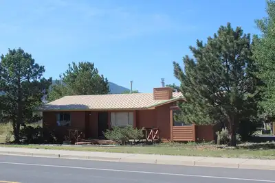 Image de Elk View Cabin - A lovely mountain retreat. Family-friendly and dog-friendly.