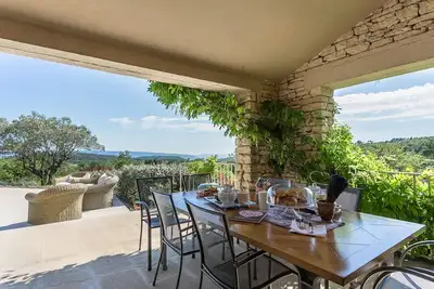 Image de Provencal Mas with stunning view and pool