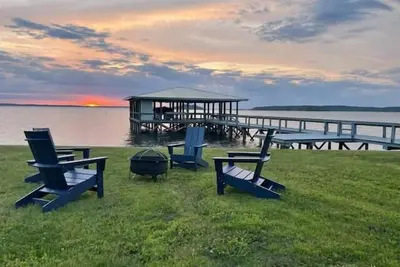 Image de Sunset Paradise: Cozy waterfront home with amazing lake views