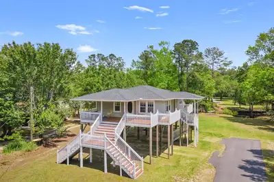 Image de Canal Waterfront River Cottage - 15 Miles from Myrtle Beach