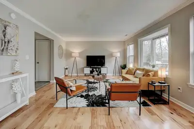 Image de Modern House by Indy Motor Speedway w/3br