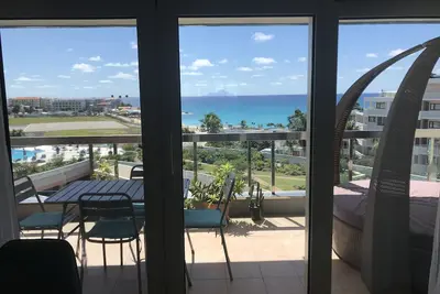 Image de Facing Maho Beach, Studio With Large Balcony