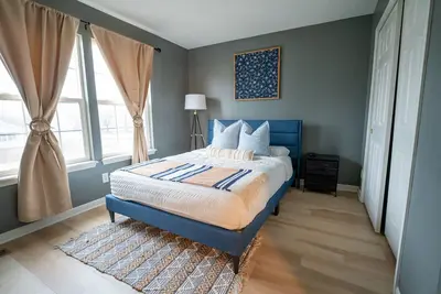 Image de Serenity Get Away - Near Downtown Indy & Racetrack