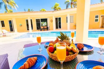 Image de Beach Villa Royal with Jacuzzi, Pool, Bbq and Maid