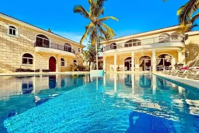 Image de 10br Beach Villa Andiamo with Chef, Jacuzzi and Maid