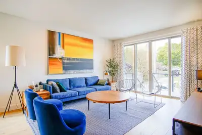 Image de King Beds, Roofdeck, Ac, Best Area with 95 WalkScore