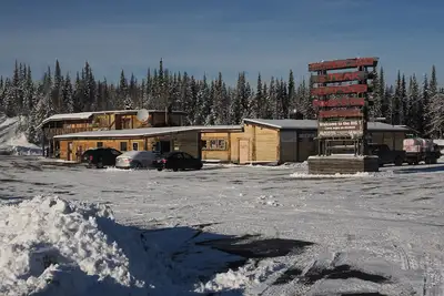 Image de Tustumena Lodge in Kasilof, Ak  \n11 cabins available
