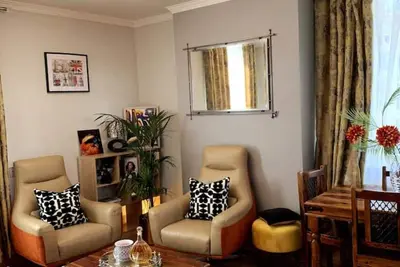 Image de Cozy, quiet flat near  Thames River, shops, restaurant & ublic transport