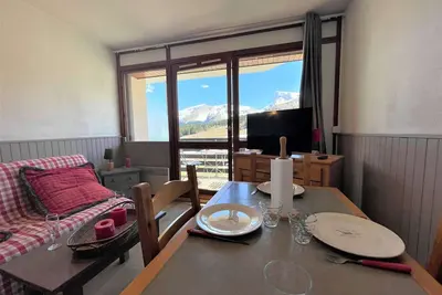 Image de Charmant 2 pièces cabine, balcon, parking, navette, wifi gratuit, proche commerces et pistes, 4 pers