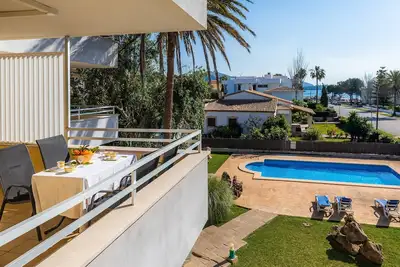 Image de Appartement Veleta avec vue sur la mer, piscine partagée, terrasse et Wi-Fi.
