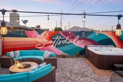 Pink Palms: Bachelorette’s Dream, Pool, Spa, Bbq!