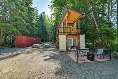 Image de Unique Container Studio w/ Deck & Fire Pit!
