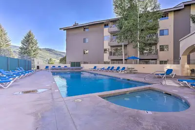 Image de Upscale Avon Condo w/ Balcony & Mountain View!