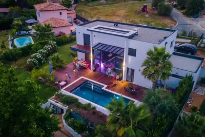 Image de Villa moderne plein soleil pour de belles vacances