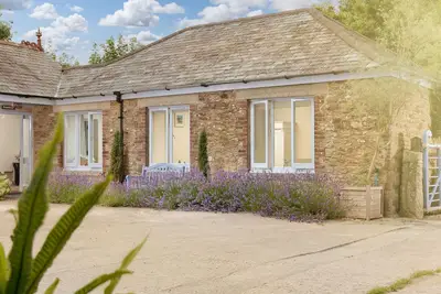 5* Luxurious 1 bed self-catering cottage, 20mins from North&South Cornish coasts