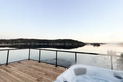 Image de Private Oceanfront Cottage w/ Hot Tub - 20 minutes from Halifax
