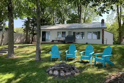 Image de Fish Hook Cabin-Cozy cabin on Lake Osakis with sunsets, fishing & nature abound
