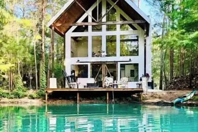 Image de Waterfront Lonestar Cabin in a Magical Forest!