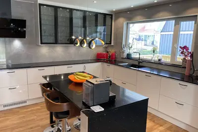 Image de Newly renovated townhouse near swimming and shopping centers