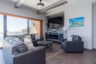 Image de Huge 3 Bed 3 Bath Phase 2 Las Palomas Resort Condo with Ocean and Old Port views