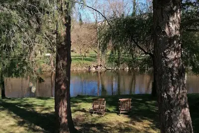 Image de La Cabane Aux Ecrevisses- Les Pieds Dans L'Eau
