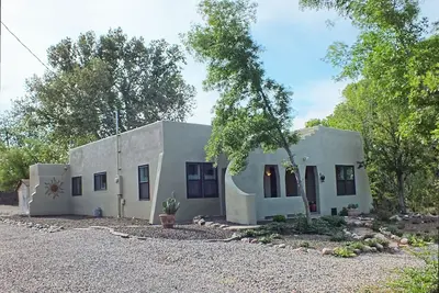 Image de Cozy Historic Cottage in Old Town Cottonwood, near Sedona & Jerome