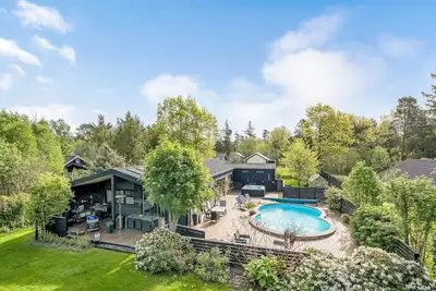 Image de Belle maison à Hals avec sauna