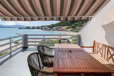 Image de Superbe appartement de 3 chambres à.