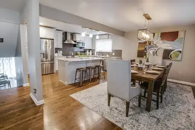 Image de Expo-Tu-Midtown-Pga Centrally Located