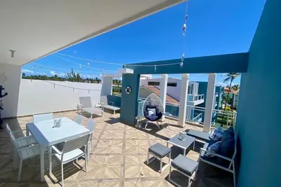 Image de New Tropical Condo w/Private Roof Top and Pool Views