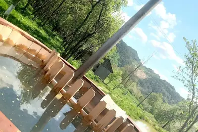 Image de Jacuzzi Hottube Retreat pour 4 ou 6 personnes au paradis des montagnes