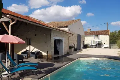 Image de Charmante maison de vacances avec piscine privée