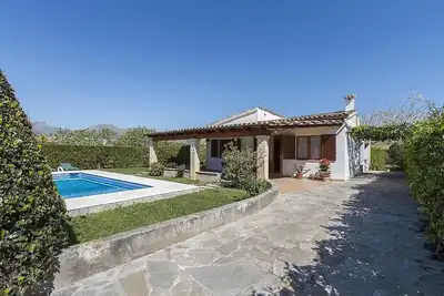 Cosy 2 Bedroom Villa, Private Pool, Roof Terrace with Mountain Views 10 mins to Pollensa & Beaches!