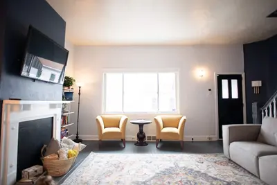 Image de Skyline Views & Adventure ★ Dogs 👍 ★ Professionally Cleaned ★ Close to all!