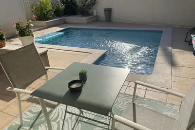 Image de Maison climatisée très bien entretenue avec piscine privée sans vis-à-vis