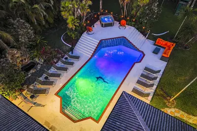 Image de 7000sf  Mansion Pool|Theater|Gameroom