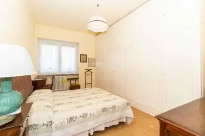 Spacious and bright apartment in convenient area