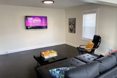 Image de Modern Two Bedroom Condo - Near Boston
