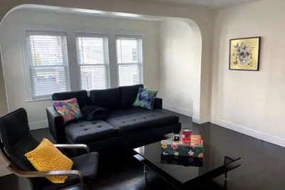 Image de Modern Three Bedroom Condo - Near Boston