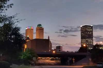 Image de Charming 1930's Retreat- Univ Tulsa\/Fairgrounds