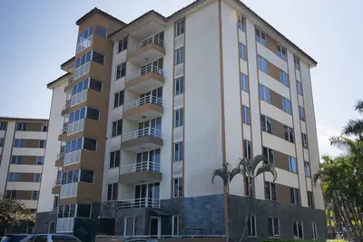 Image de Lovely 3-bedroom condo with pool — 3 min from beach!