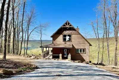 Image de Owl's Nest Cabin-A Newly-Built Luxury Cabin with an Incredible View!