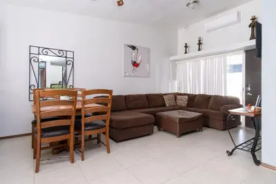 Image de New Town House - Minutes to the Beach - Secured/Gated Community