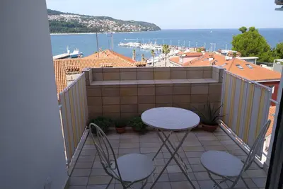 Image de Apartma v centru Kopra s čudovitim razgledom na morje.