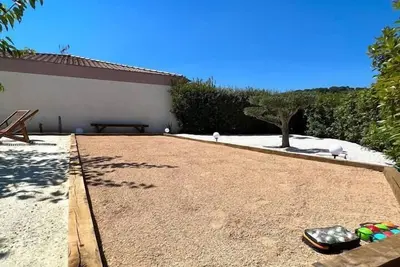 Image de Villa avec piscine 12 personnes proche hyères.