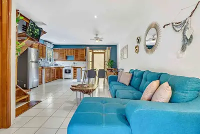 Image de Townhome in the Heart of Town with Fast internet